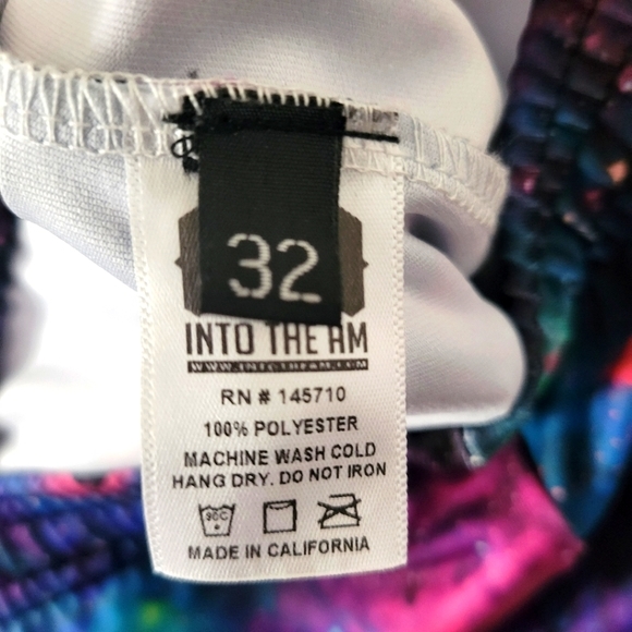 Into The AM Galaxy Shorts - Picture 3 of 4